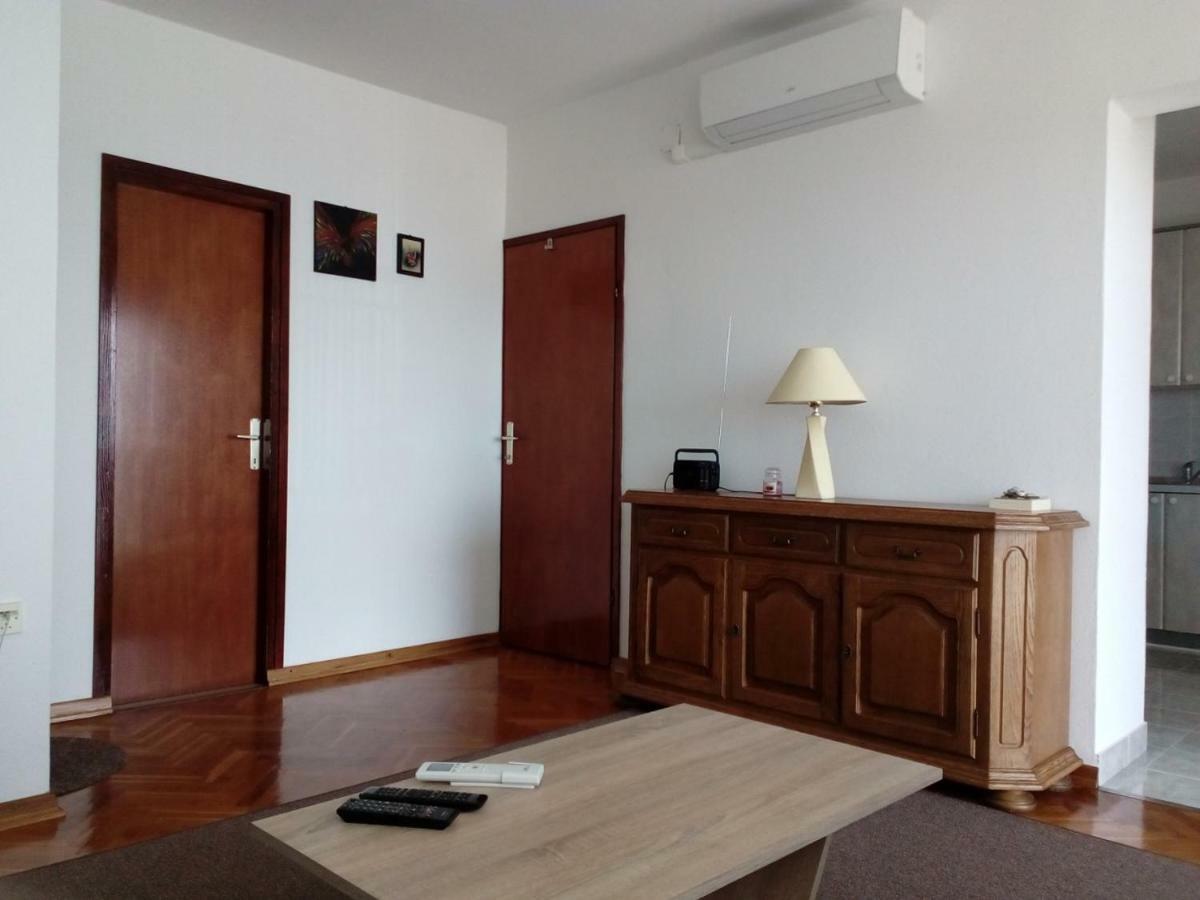 Apartment Dora 1 Jakisnica Lun  Ngoại thất bức ảnh
